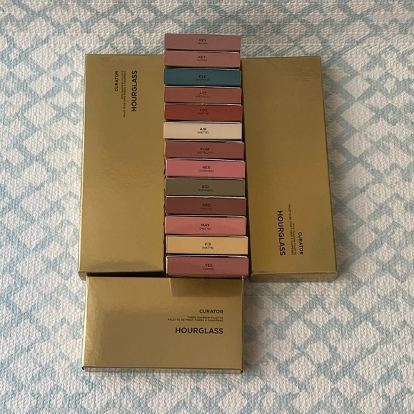 ✨SALE✨HOURGLASS eyeshadow - Picture 3 of 4